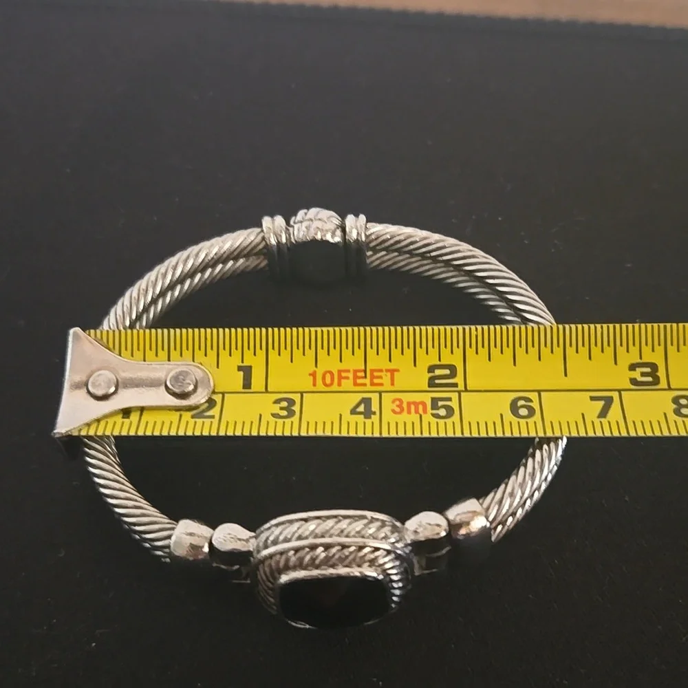 NWOT Sophisticated Silver and Black Charm Bracelet with Filigree 2.5" - Picture 2 of 2